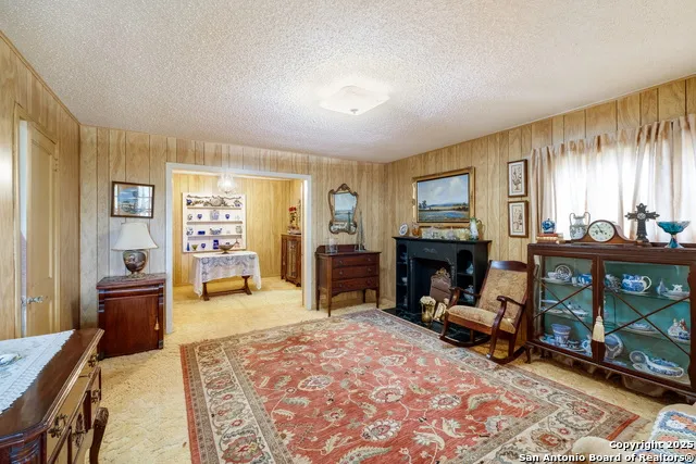 461 Highway 173 S Devine, TX 78016